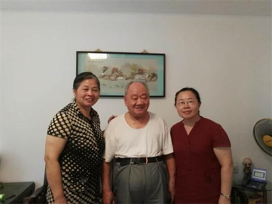 走访慰问离休干部陈国华老师